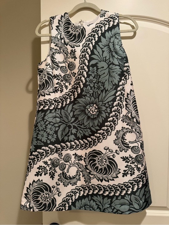 Tuckernuck Dresses & Skirts - Tuckernuck Sleeveless Mini Dress in Black, White & Seafoam Floral